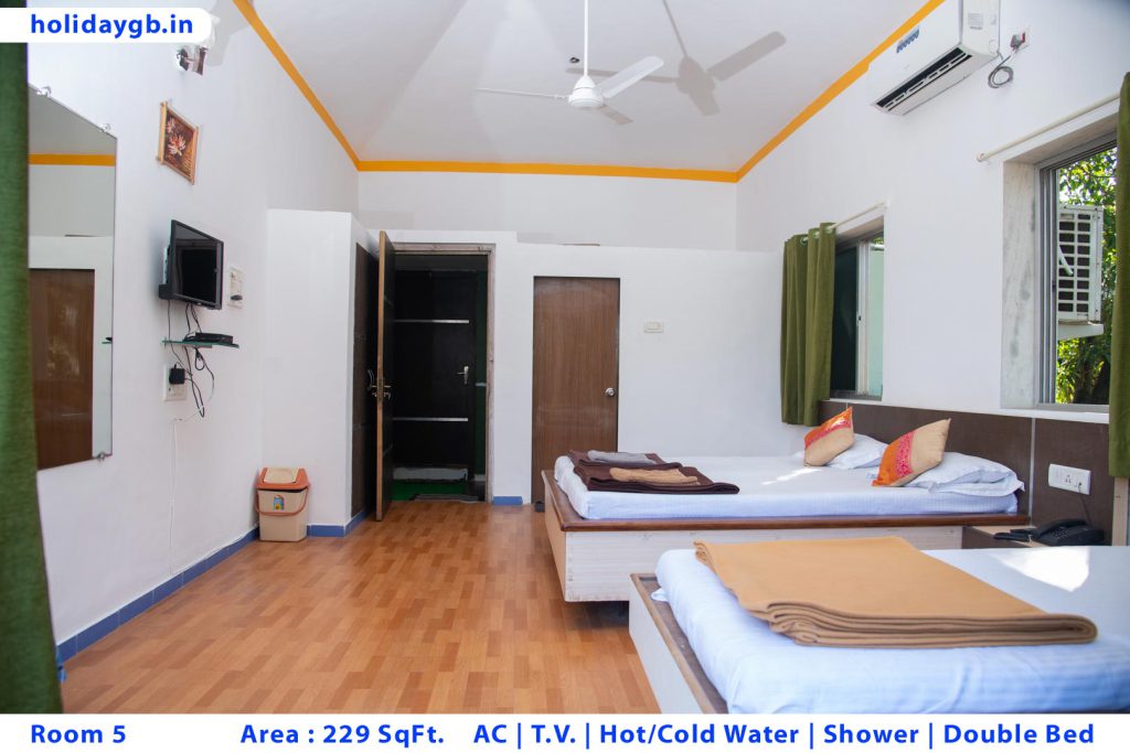 Ghanvatkar-Bunglow-Alibaug-Room-5-AC-Room